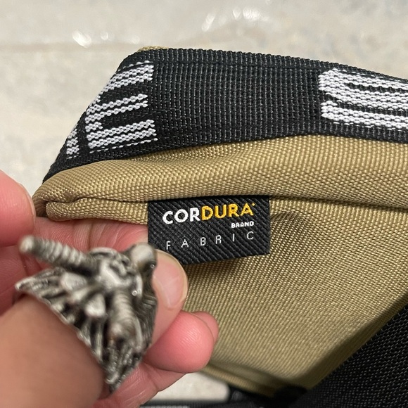 NWT Unisex Supreme Logo Strap Canvas Shoulder Bag In Sandy Tan 7” X 8.5” X 1.6” - Picture 11 of 15